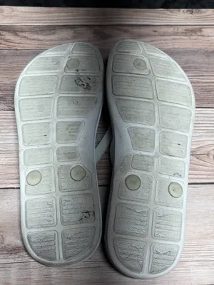 Green And White Nike Tong Sandals thumbnail 3