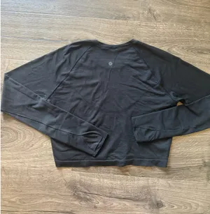 Lululemon Swiftly Long Sleeve Cropped thumbnail 2