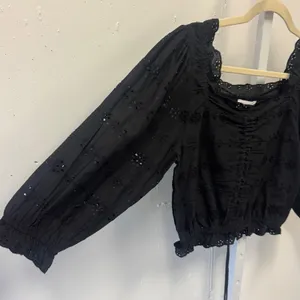 NWT Urban Bliss Black Eyelet Embroidered Crop Top Puff Sleeve Square Neck Boho thumbnail 4