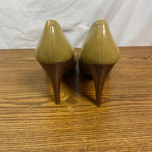 Guess Pumps Heels Classic Pointed Toe Party Career Shoes Size 6‎ Beige thumbnail 4