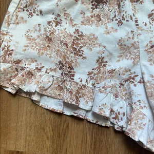 Abercrombie & Fitch Cotton Linen Blend‎ High Waisted Floral Shorts thumbnail 4