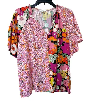 Entro Top Women's Lg Flutter Sleeve V-Neck Boho Floral Patchwork Mixed Print Fun thumbnail 1