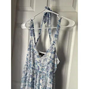 Lulus My Love Story Floral Print Tie-Back Maxi Dress side zipper size S thumbnail 4