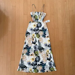 Petal and Pup Jayne White and green floral maxi dress thumbnail 3