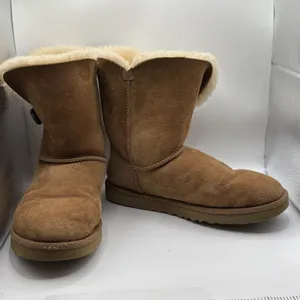 UGG Australia Bailey Button Suede Boots Size 8 Chestnut Brown Read thumbnail 7