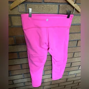 Lululemon Cropped Athletic Leggings Bright Bubblegum Pink Size 6 thumbnail 3
