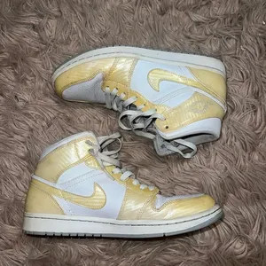 Nike Air Jordan 1 Phat White Wolf Golden Swoosh High Cut Sneaker Size 8 thumbnail 1