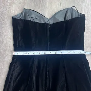 The Limited Elegant Black Strapless Mini Dress with Sweetheart Neckline 2 thumbnail 8