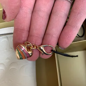 Authentic COACH EMBOSSED LOGO ZIP WALLET /2 CHARMS❤️❤️‍🔥 thumbnail 4