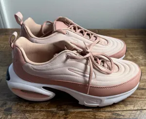 Nike Women's Air Max Portal Women's Pink shoes size 8.5 thumbnail 1