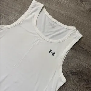 •UNDER ARMOUR• TANK TOP thumbnail 2