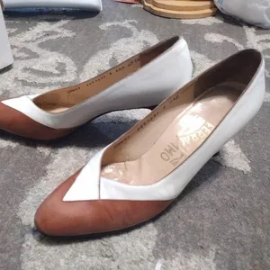 Salvatore Ferragamo Vintage neutral pump heels thumbnail 1