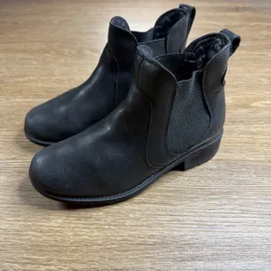 UGG Bonham Chelsea Boots Women's 6.5 Black Leather Wool Lined Water Resistant thumbnail 4