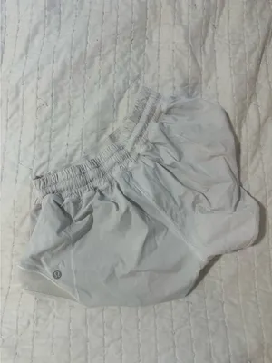 Hotty Hot Lululemon 2.5" white thumbnail 2