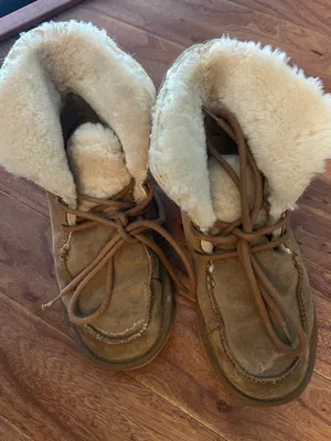 UGG‎ Diara Slip-On Loafer Walking Boots Size 7 thumbnail 3