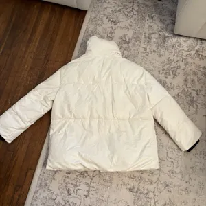 Avec Les Filles x With The Girls Faux Leather Puffer Jacket Size Large White thumbnail 2