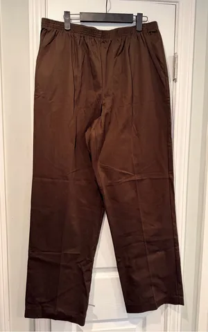NWT Alfred Dunner Size 14 Chocolate Brown Pull On Cotton Stretch Pants thumbnail 1