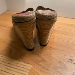 CHRISTIAN‎ LOUBOUTIN Wedge Strappy Summer Sandals Tan size 40 thumbnail 5