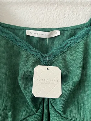 NWT Altar’d State Green Lace‎ Babydoll Blouse Bubble Sleeve Medium thumbnail 3