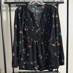 Old Navy Black Blouse with Floral Design thumbnail 1