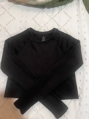 Aerie OFFLINE top thumbnail 1