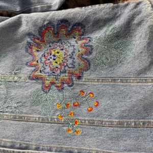 White Stag Denim Shirt Jacket Women Medium Stone Wash Floral Embroidered Boho thumbnail 7