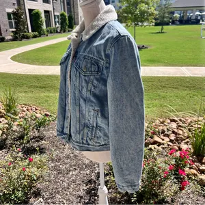 Levi's Light Blue Denim Jacket with White Sherpa Collar thumbnail 5