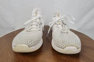 Nike Air Max Womens Bella TR 2 Shoes 9.5 White Metallic Gold Sneakers AQ7492-101 thumbnail 8