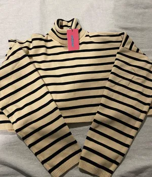 Edikted Cropped Turtleneck Sweater thumbnail 1