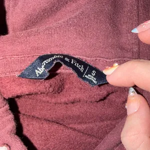 Abercrombie-fitch Women's Red and White Sweatshirt thumbnail 5