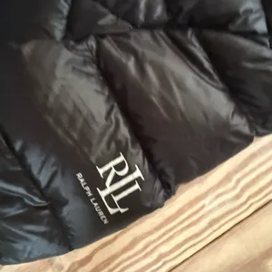 Lauren Ralph Lauren quilted puffer jacket size L thumbnail 2