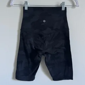 Lululemon Align Shorts Size 4 Black Gray Camo 10” thumbnail 4