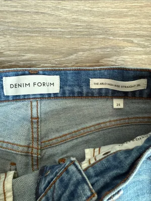 Aritzia Denim Forum The Arlo High Rise Straight 28L Jeans 25 thumbnail 7