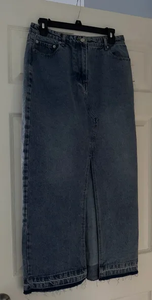 Et Clet Women’s size Medium long denim skirt thumbnail 1