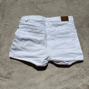 American Eagle White Mom Shorts thumbnail 2