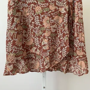By Anthropologie Boho Relaxed Floral Paisley Faux Wrap Skirt S Rust thumbnail 3