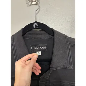 NEW Maurices Washed Black Denim Cropped Jacket Raw Hem - Size L thumbnail 3