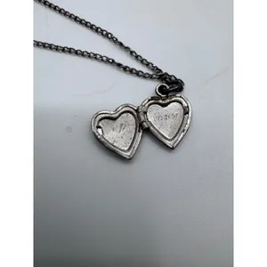 Vintage Heart Locket Necklace 1/20 12K‎ Gold Filled Floral Engraved 9" thumbnail 4