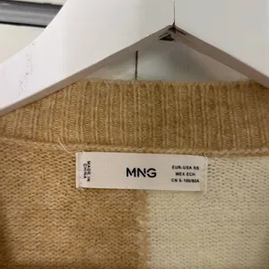 MNG Mango beige white checkered cropped sweater xs thumbnail 4