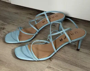 Light blue kitten heels thumbnail 1
