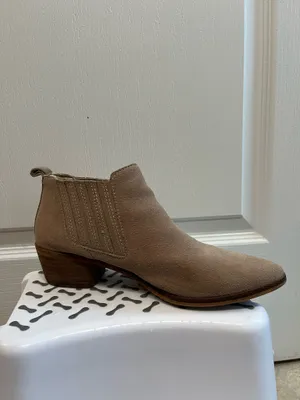DV by Dolce Vita Booties thumbnail 3