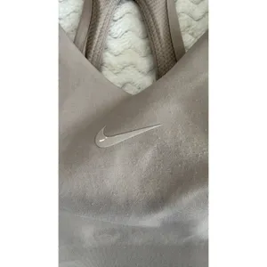 Nike Womens Medium Impact Racerback Sports Bra Taupe Mauve Large RN56323 thumbnail 4