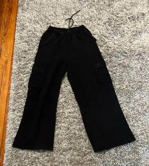 PINK Victoria's Secret Sweatpants thumbnail 1
