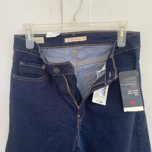 NWT Levi's 728 High Rise Wide Leg Jeans Size 29x32 Dark Wash Loose Baggy thumbnail 5