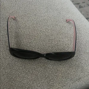 Coach Chic Black and Pink Sunglasses frames thumbnail 2