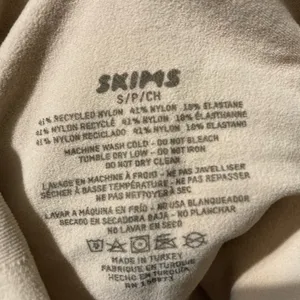 SKIMS Butt Lifting Sculpting Bodysuit S thumbnail 5