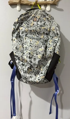 Rare Lululemon Run From Work Backpack‎ Not So Petite Fleur Silver Spoon Camo K thumbnail 1