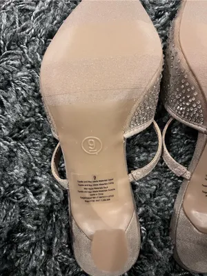 🌸Women’S Sonia Gold And Rhinestone Heels Size 9🌸 thumbnail 7