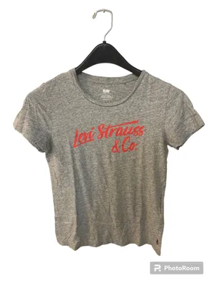 Levi's • The Perfect Tee Red Graphic Short Sleeve thumbnail 3