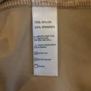 Spanx shapewear 2 pieces nude-colored camisole and matching mid-thigh shaper sho thumbnail 6